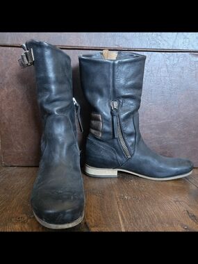 Fluevog Radio KIPO (Black/brown)